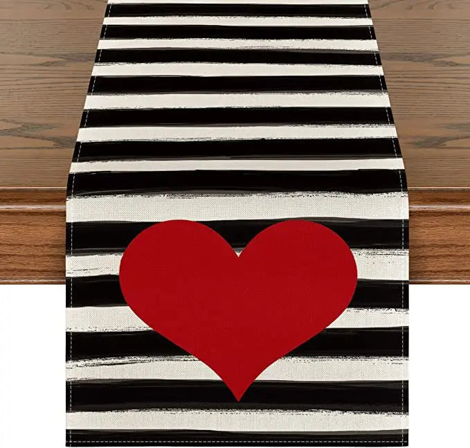 Chemin de Table Saint-Valentin en Lin Eucalyptus &amp; Cœurs d’Amournoir et blanc