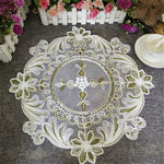 Set de table rond brodé en dentelle - Vignette | setdetable