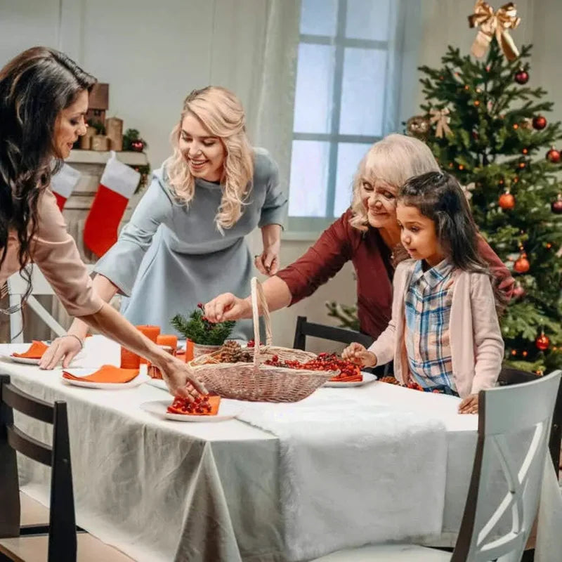 Chemin de table de fourrure de luxe sur une table en famille