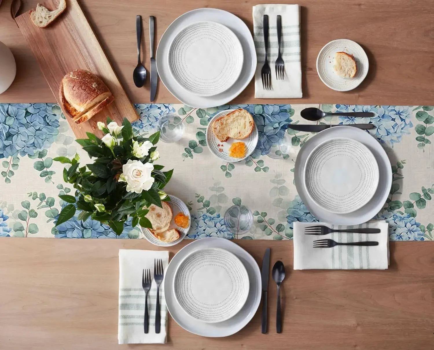 chemin de table eucalyptus bleue table